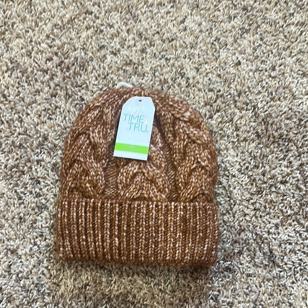 NEW Time and Tru Women Tan Cable Knit Hat